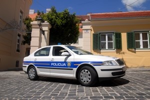 Slika PU_I/vijesti/2016/policijski auto škoda.jpg